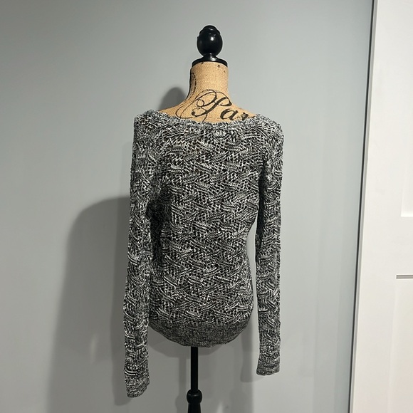 Extremely lightly worn sweater from Loft - Picture 2 of 3
